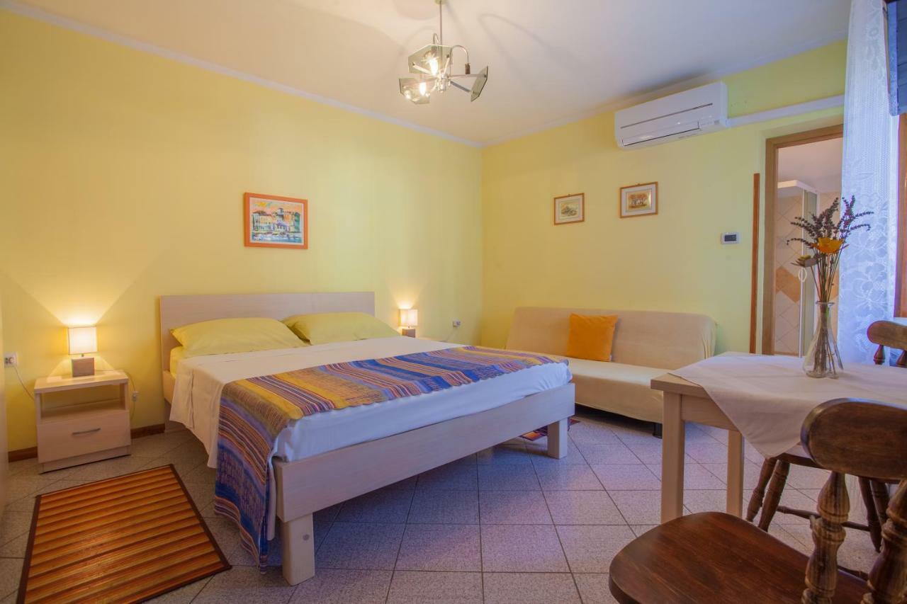 Rooms Ester Cres Kültér fotó