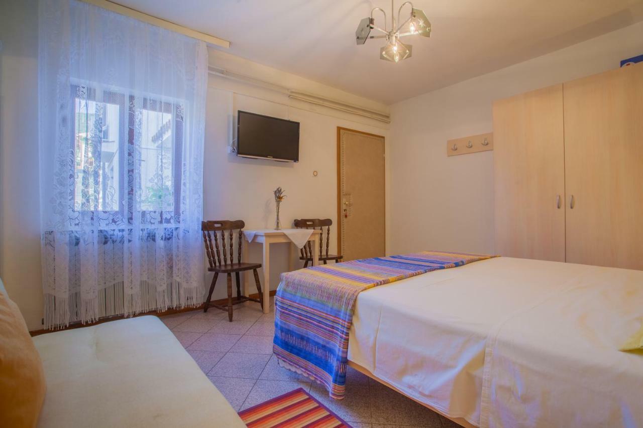 Rooms Ester Cres Kültér fotó